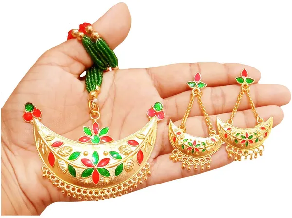 Assamese_Traditional_Gold_Plated_Red_Green_Colour_Joonbiri_Tassel_Jewellery_Set_For_Women